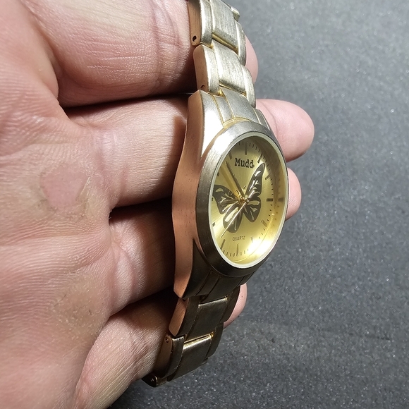 Mudd Ladies Quartz Fashion Watch Gold Tone Y2K Style Working Butterfly Dial show - Picture 4 of 10